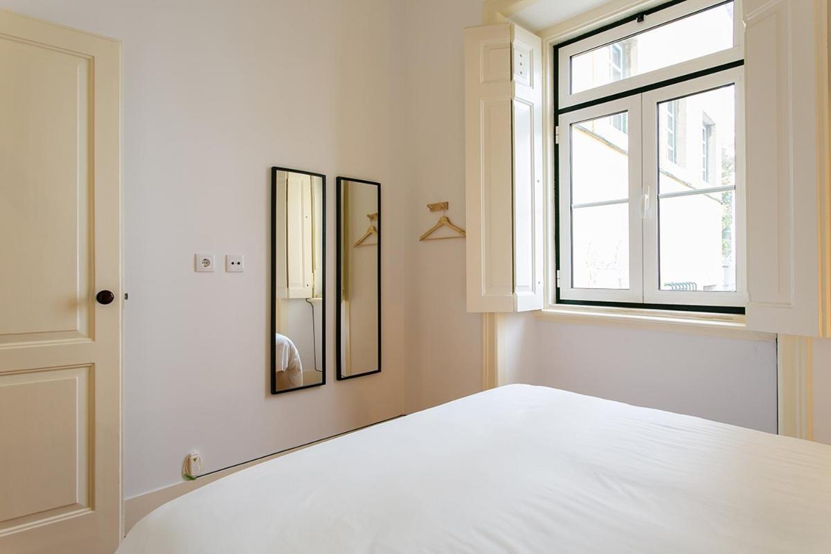 Lovelystay - Cozy 3Bdr Apartment In Estrela Lissabon Exterior foto
