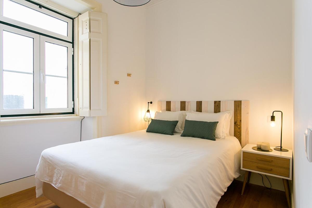 Lovelystay - Cozy 3Bdr Apartment In Estrela Lissabon Exterior foto