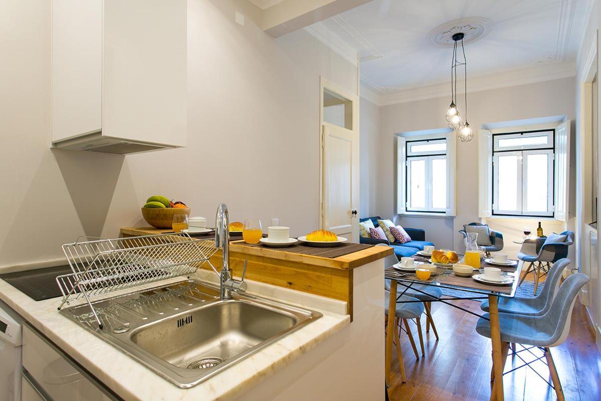 Lovelystay - Cozy 3Bdr Apartment In Estrela Lissabon Exterior foto