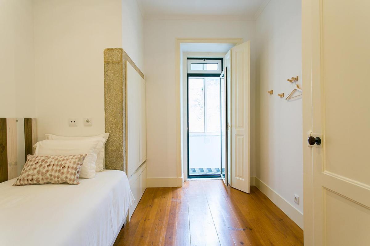 Lovelystay - Cozy 3Bdr Apartment In Estrela Lissabon Exterior foto