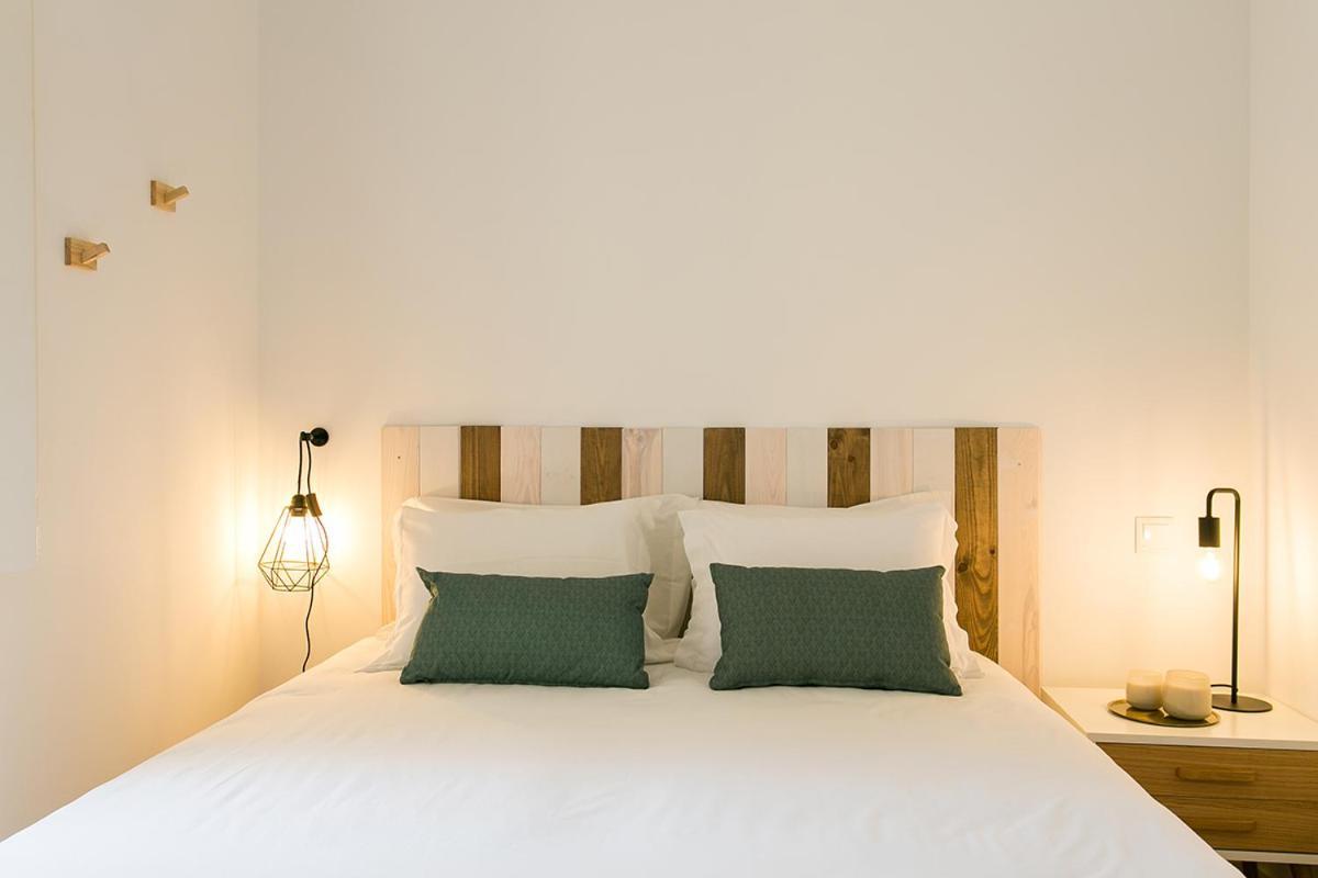 Lovelystay - Cozy 3Bdr Apartment In Estrela Lissabon Exterior foto