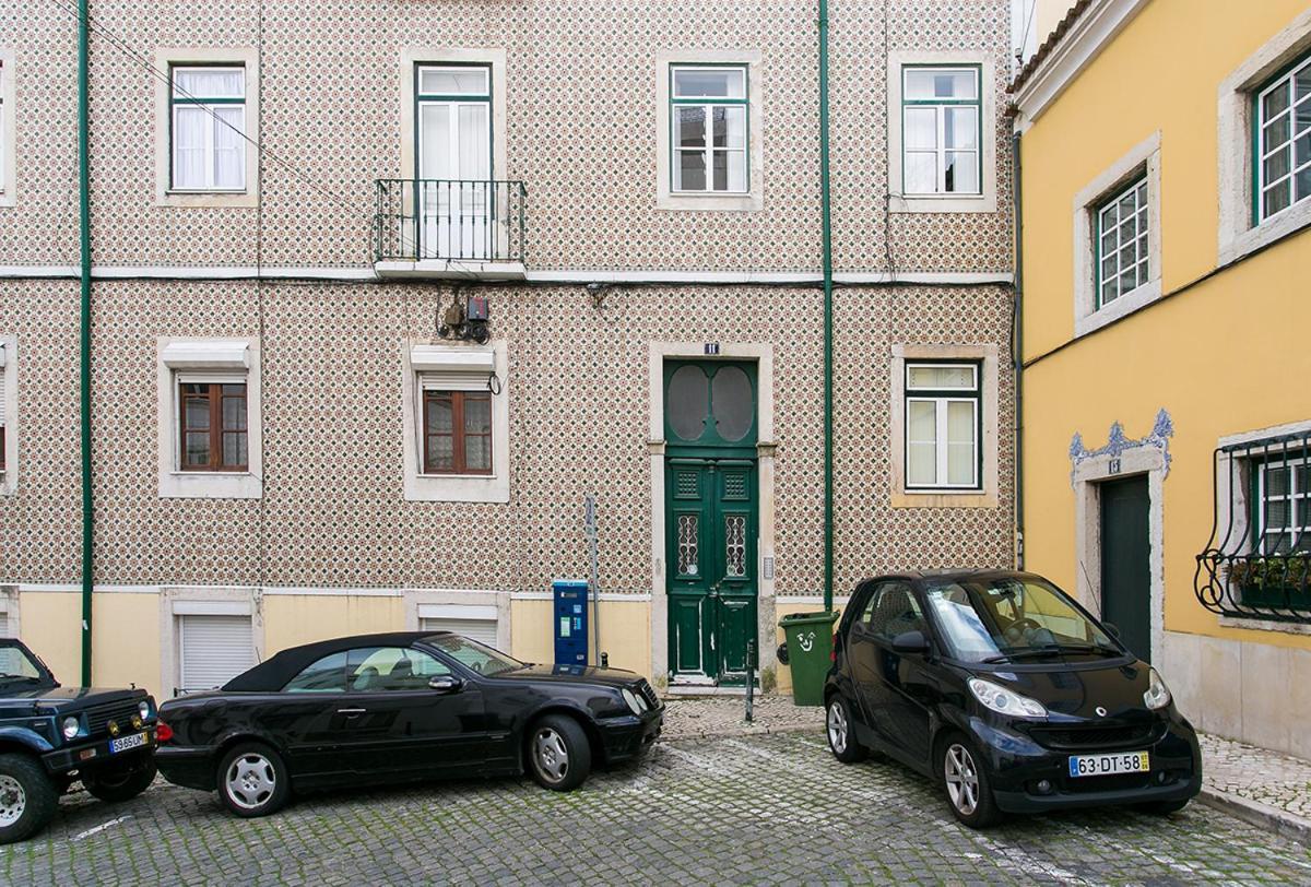Lovelystay - Cozy 3Bdr Apartment In Estrela Lissabon Exterior foto