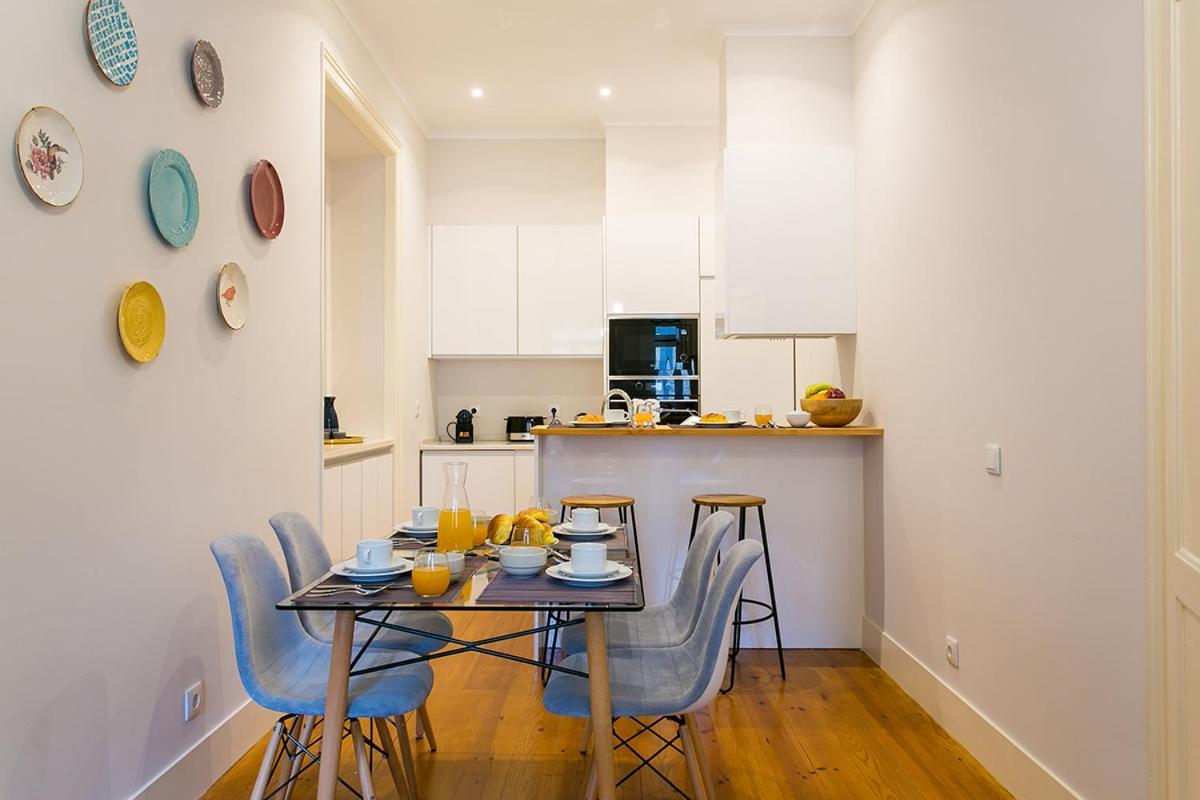 Lovelystay - Cozy 3Bdr Apartment In Estrela Lissabon Exterior foto